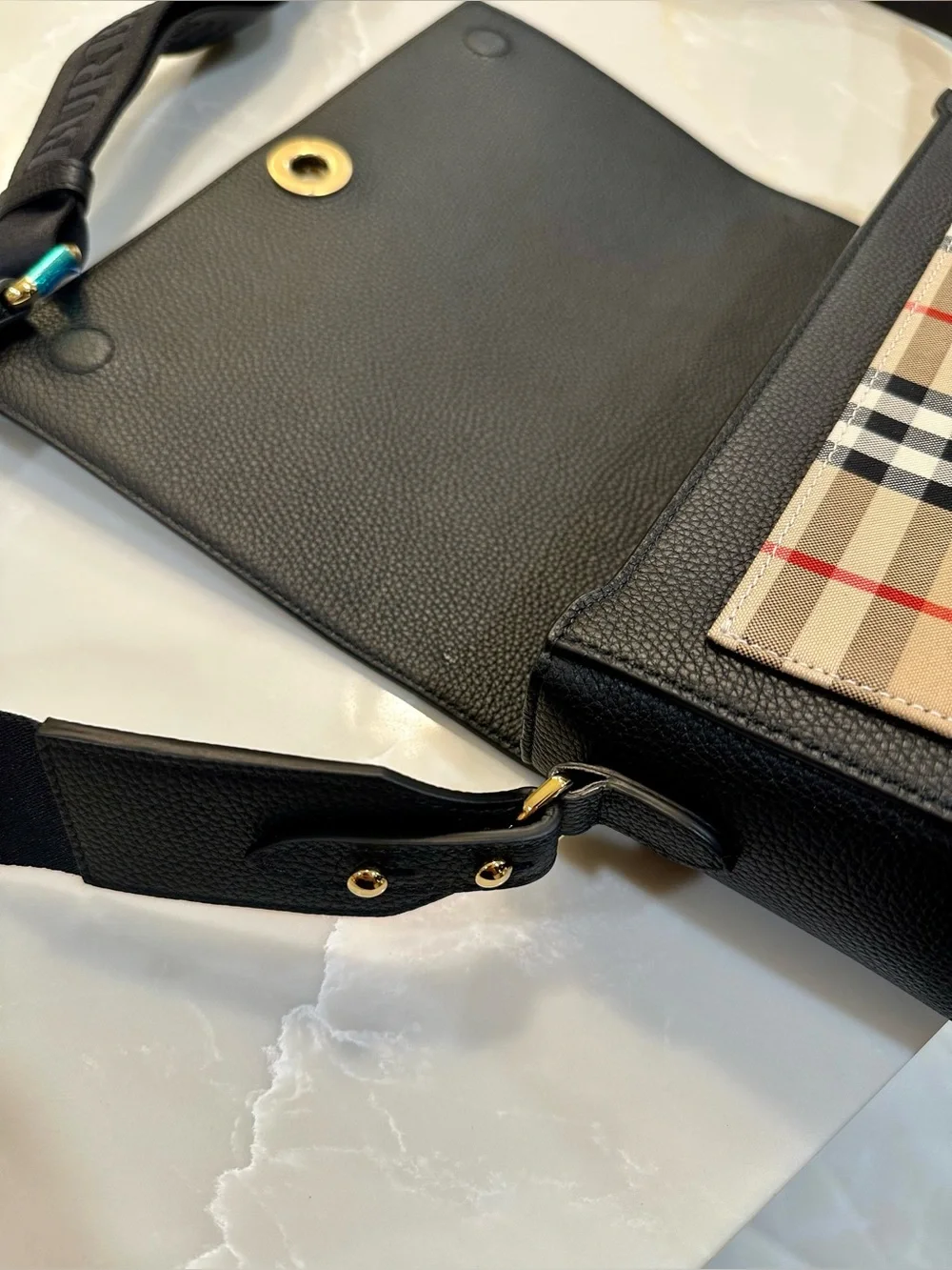 Burberry 🤎 perfect